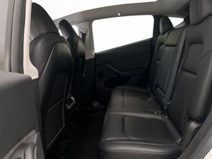 Tesla Model Y bild 19