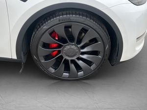 Tesla Model Y bild 13