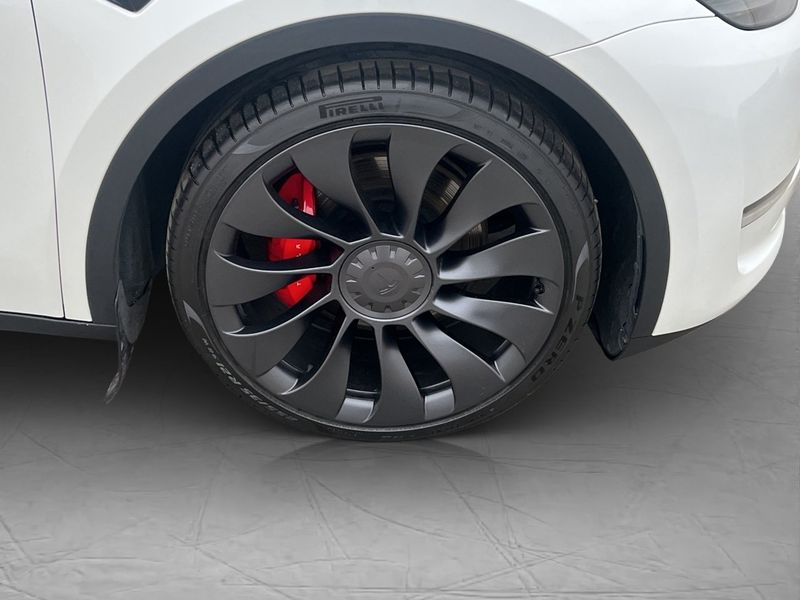 Tesla Model Y bild 13