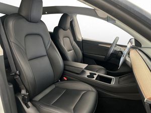 Tesla Model Y bild 14