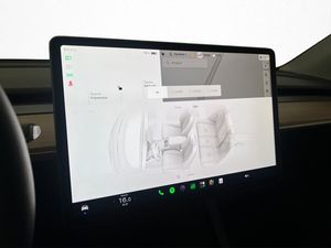 Tesla Model Y bild 33