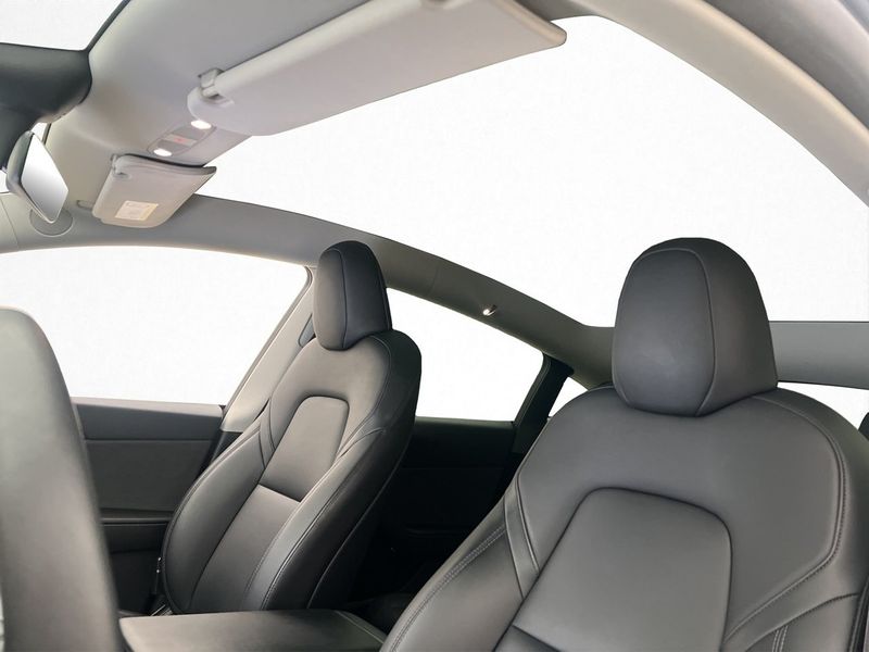 Tesla Model Y bild 24