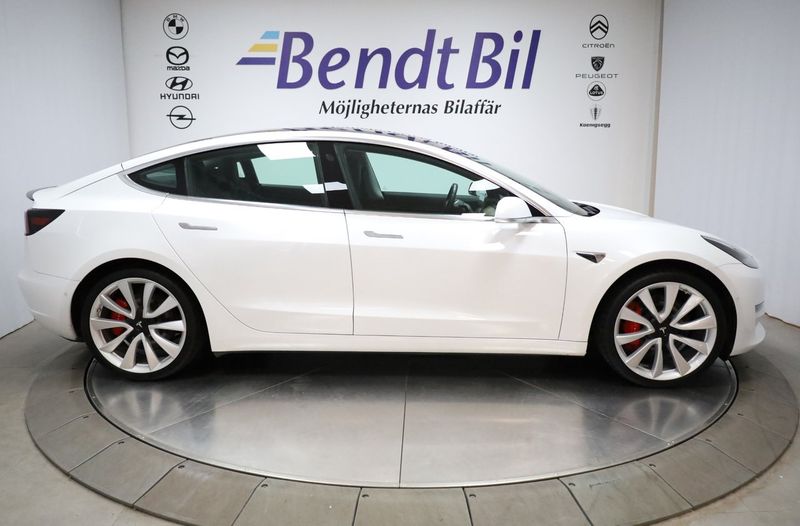Tesla Model 3 bild 14