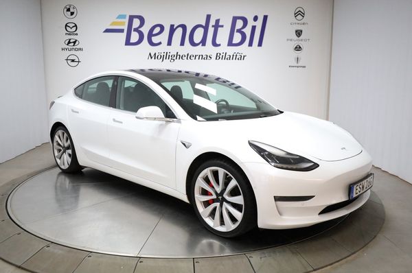 Tesla Model 3 Performance / 12322 Mil / 1 ägare - 2019