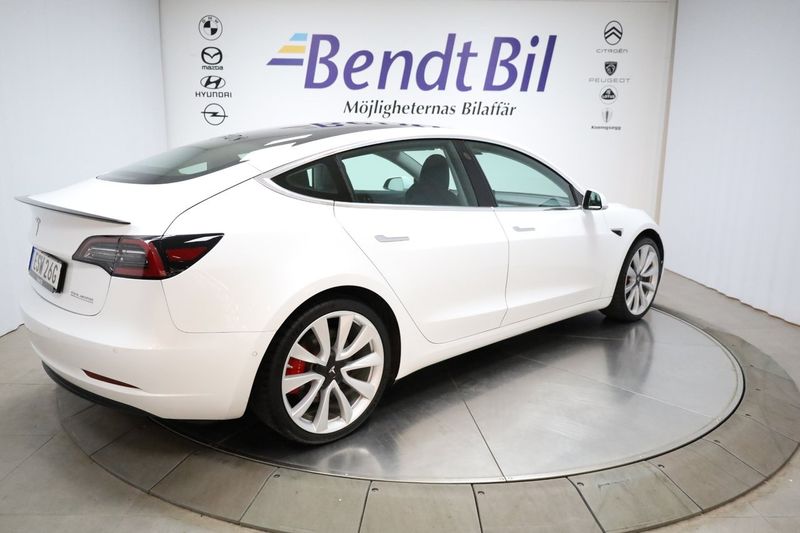 Tesla Model 3 bild 13