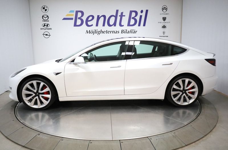 Tesla Model 3 bild 6