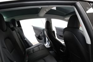 Tesla Model 3 bild 18