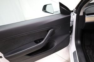 Tesla Model 3 bild 11