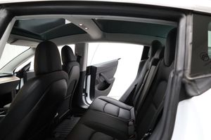 Tesla Model 3 bild 17