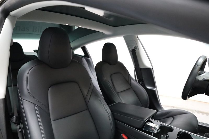 Tesla Model 3 bild 20