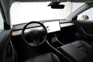 Tesla Model 3 bild 4