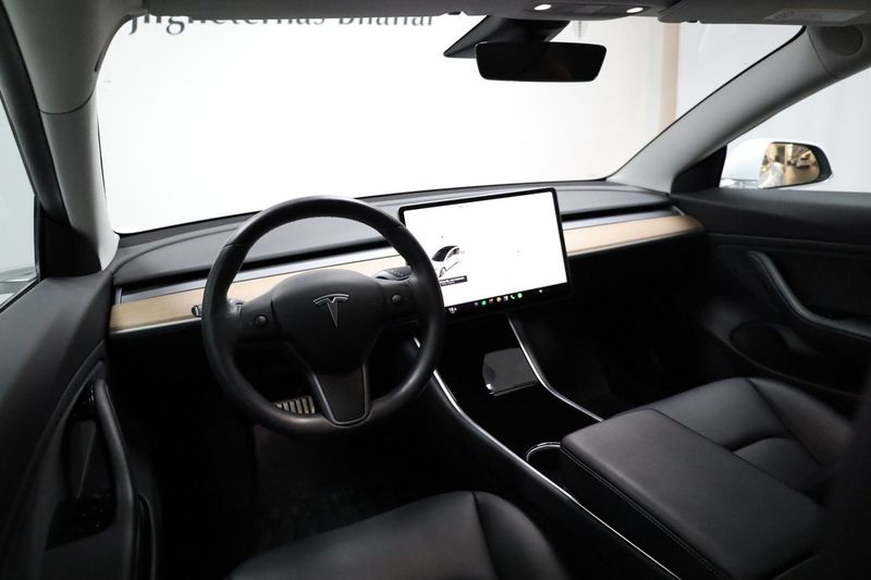Tesla Model 3 bild 4
