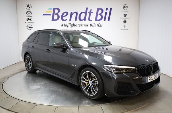 BMW 530 e xDrive Touring M Sport Laddhybrid/ Navi / Drag / HiFi - 2023