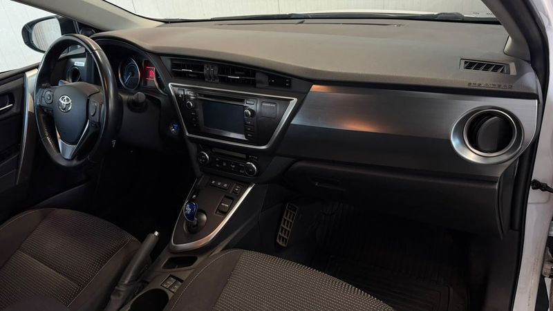 Toyota Auris bild 8