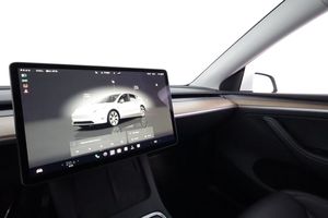 Tesla Model Y bild 22