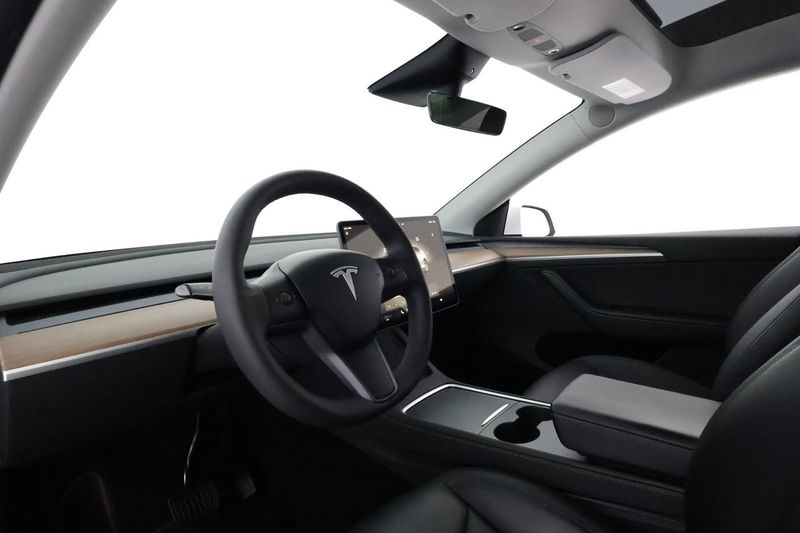 Tesla Model Y bild 11