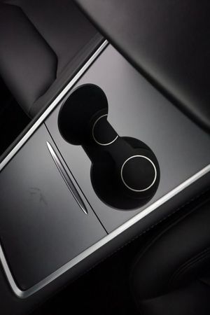 Tesla Model Y bild 23