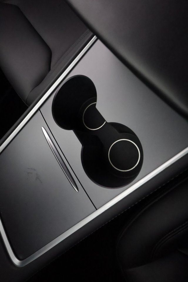 Tesla Model Y bild 23