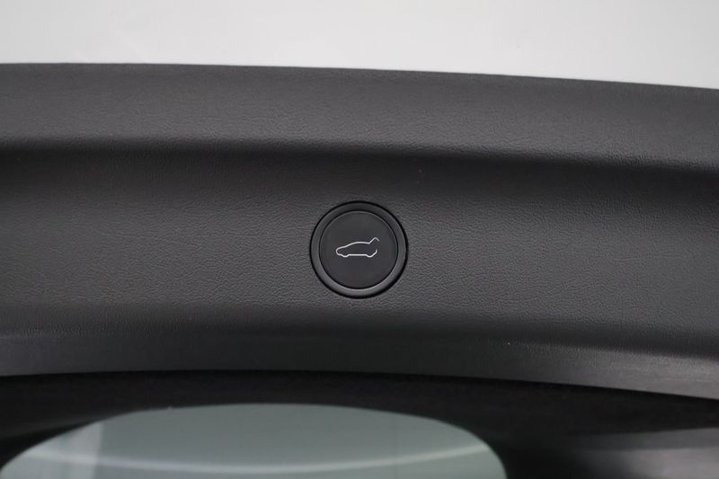 Tesla Model Y bild 26