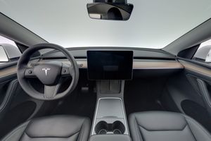 Tesla Model Y bild 13