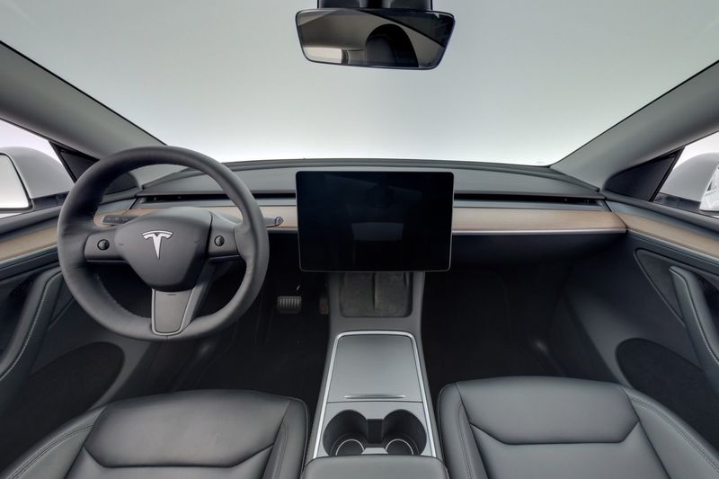Tesla Model Y bild 13
