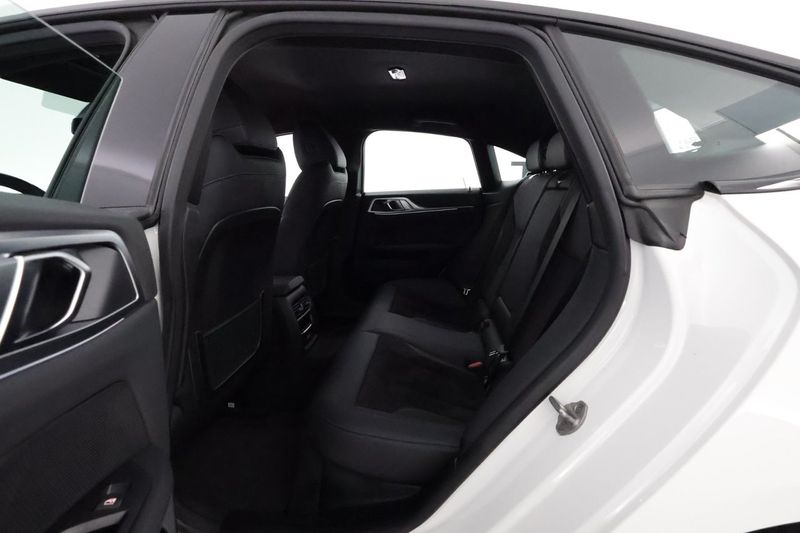 BMW i4 bild 12