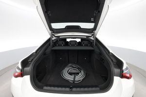 BMW i4 bild 27