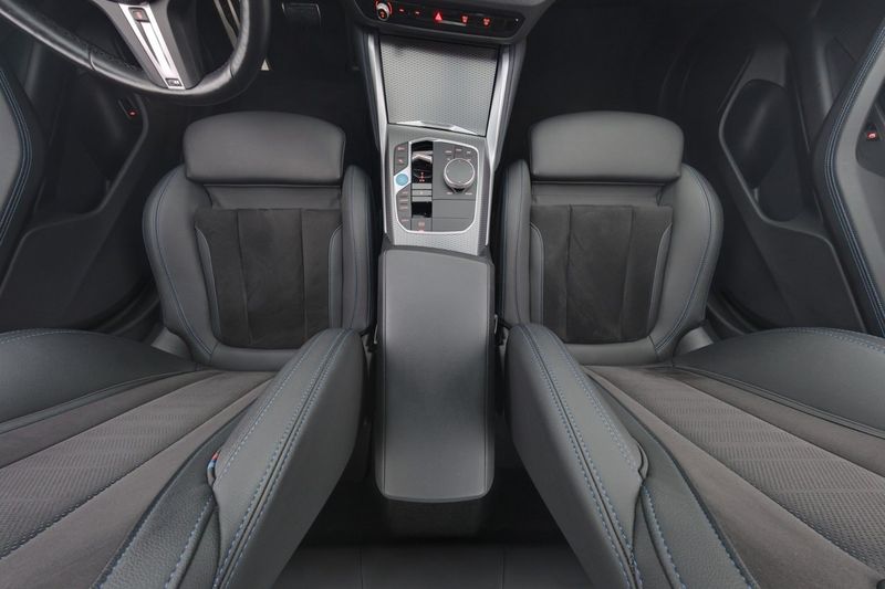 BMW i4 bild 14