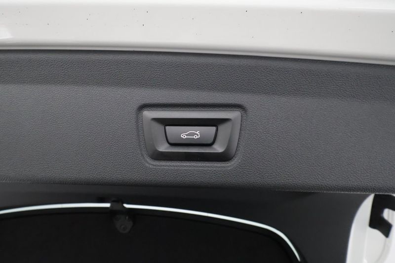 BMW i4 bild 28