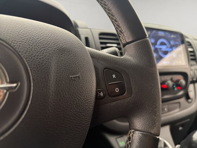 Opel Vivaro bild 17