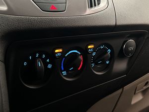 Ford Custom bild 25