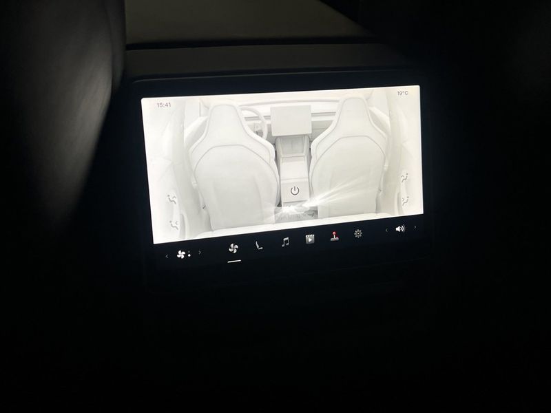 Tesla Model 3 bild 33