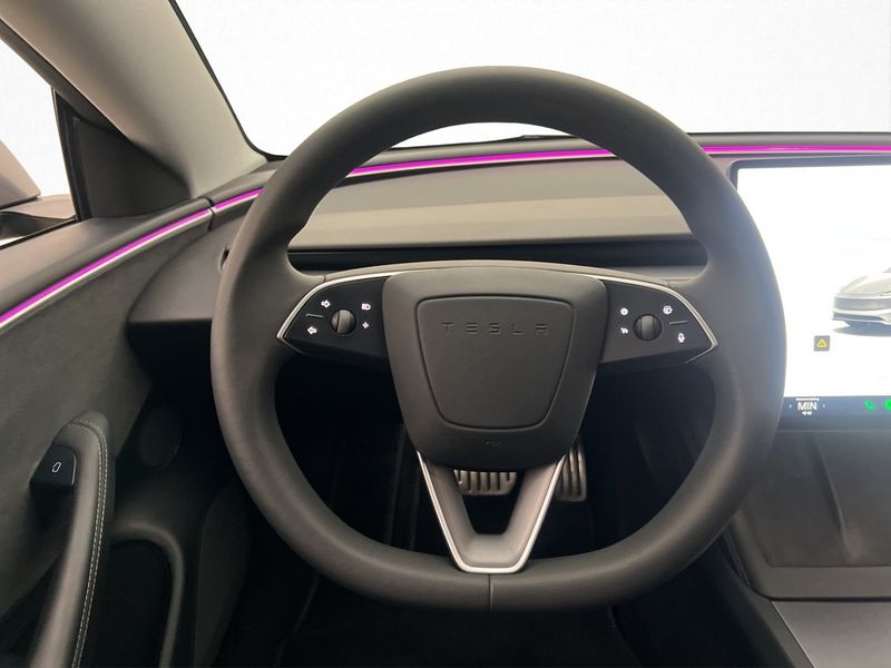 Tesla Model 3 bild 14