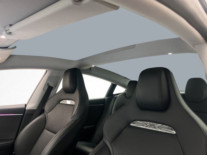 Tesla Model 3 bild 12