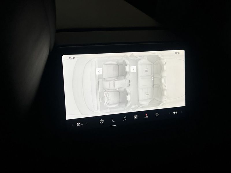 Tesla Model 3 bild 30