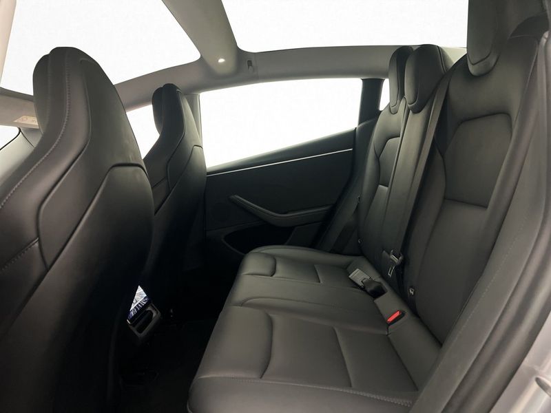 Tesla Model 3 bild 29