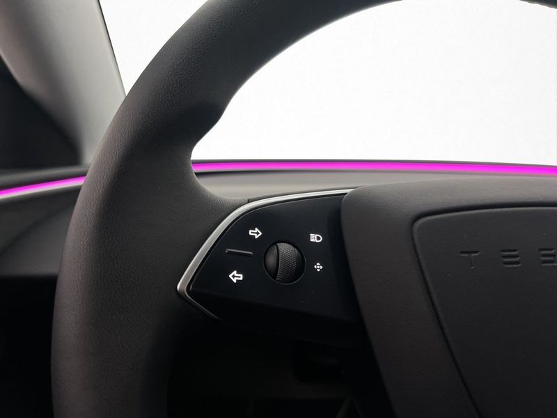 Tesla Model 3 bild 15