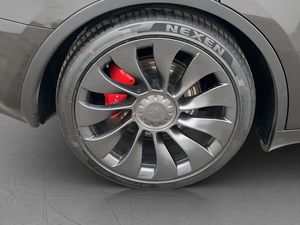 Tesla Model Y bild 32