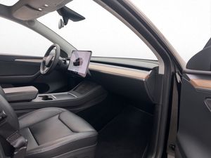 Tesla Model Y bild 26