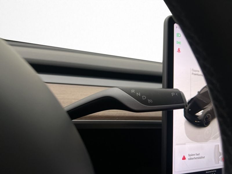 Tesla Model Y bild 16