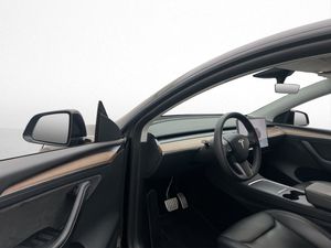 Tesla Model Y bild 10