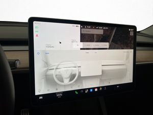 Tesla Model Y bild 23