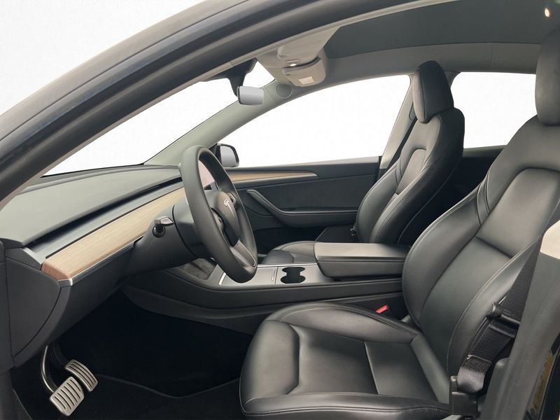 Tesla Model Y bild 11