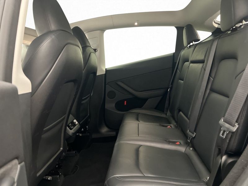 Tesla Model Y bild 27