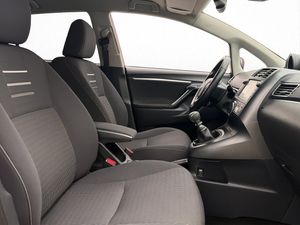 Toyota Verso bild 21