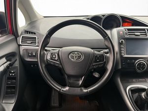 Toyota Verso bild 13