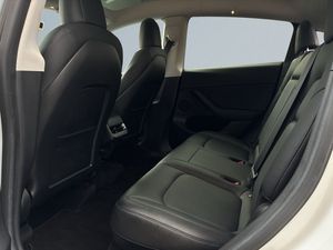 Tesla Model Y bild 13
