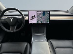Tesla Model Y bild 8