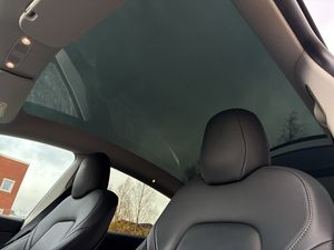 Tesla Model Y bild 20
