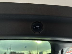 Tesla Model Y bild 18